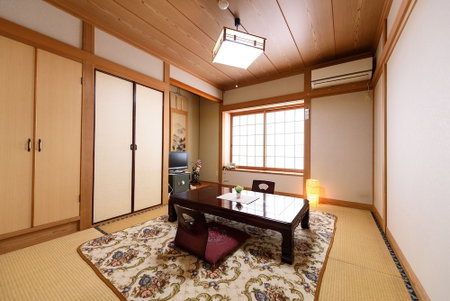 Yufuin Onsen Ryokan Jinnouchi, Yufu, Japan