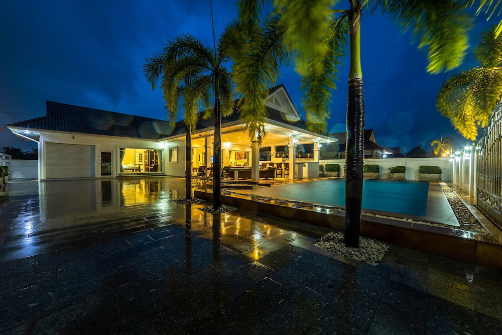 Private 3 Bedroom Pool Villa PP10, Thailand