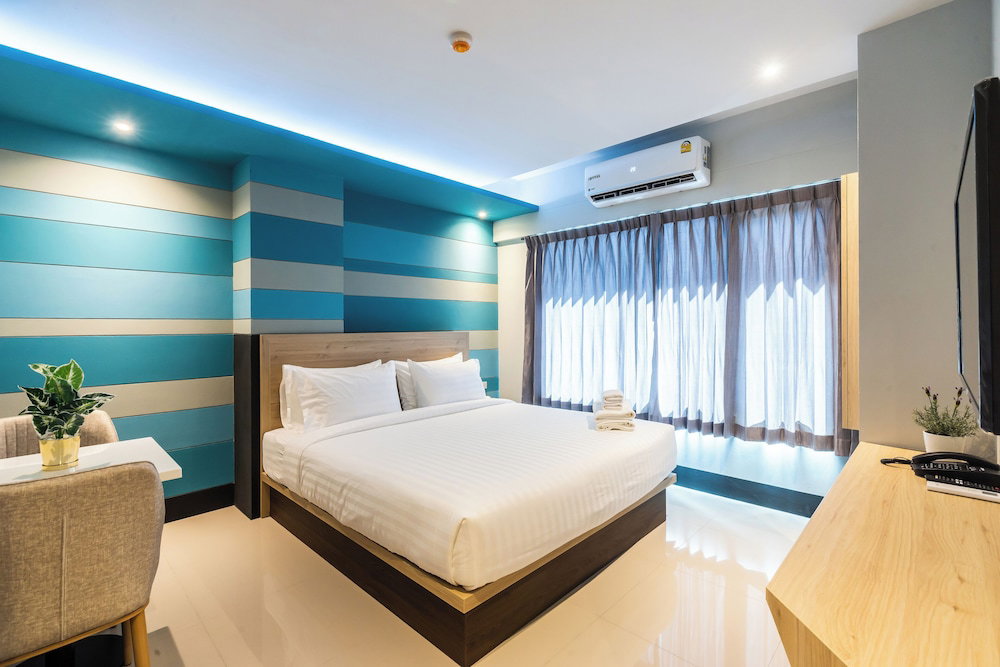 Hi Sotel, Thailand