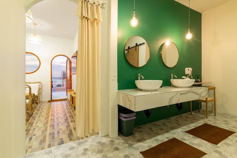 Tawaen Beach Villa, Koh Lan, Thailand