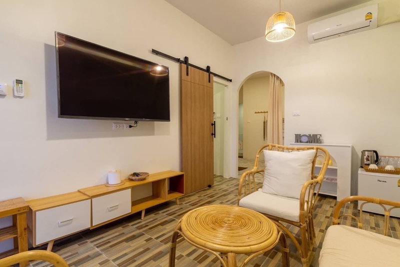 Tawaen Beach Villa, Koh Lan, Thailand