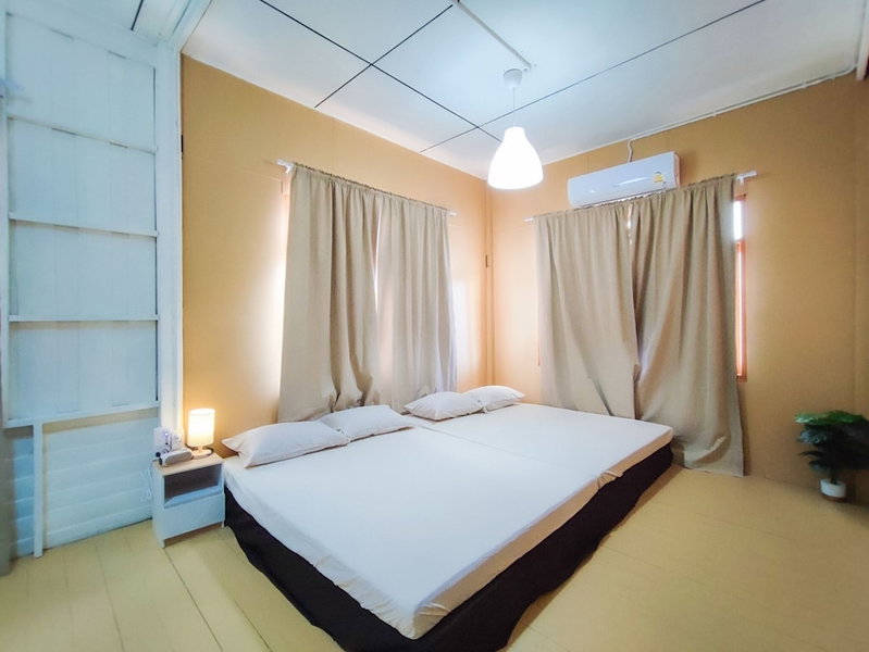 GAO Phala beachfront hostel & pool villa, Ban Chang, Thailand