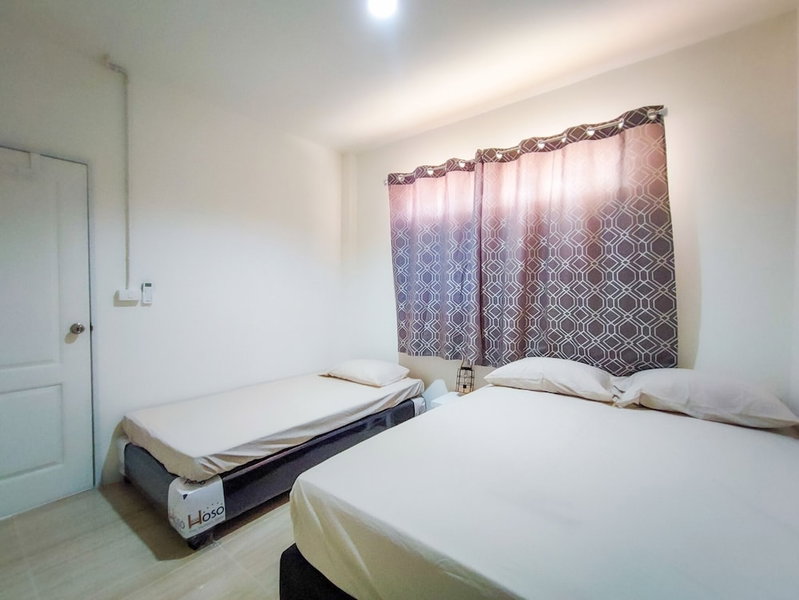 GAO Phala beachfront hostel & pool villa, Ban Chang, Thailand