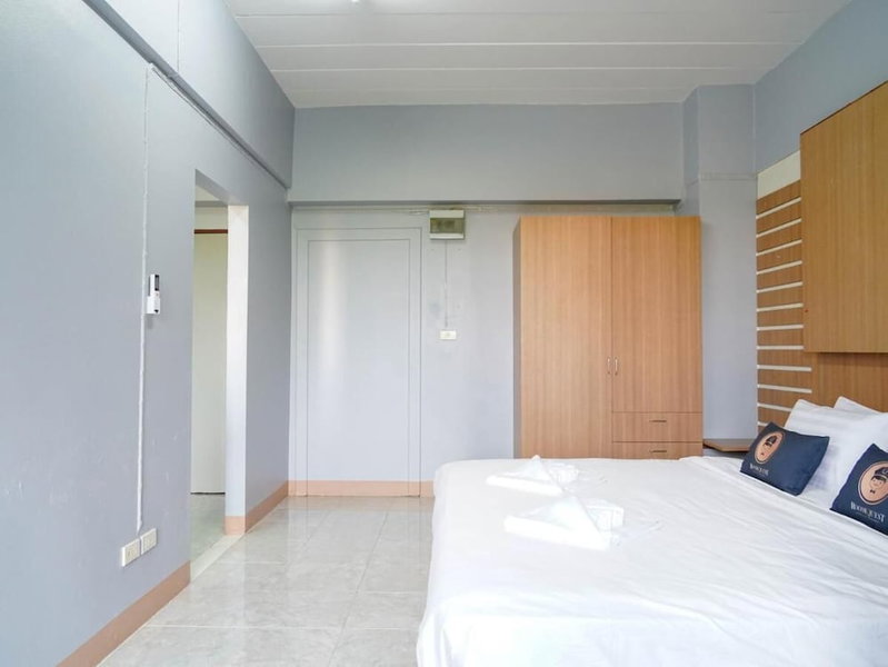 RoomQuest SPS Hotel and Residence, Khlong Luang, Thailand