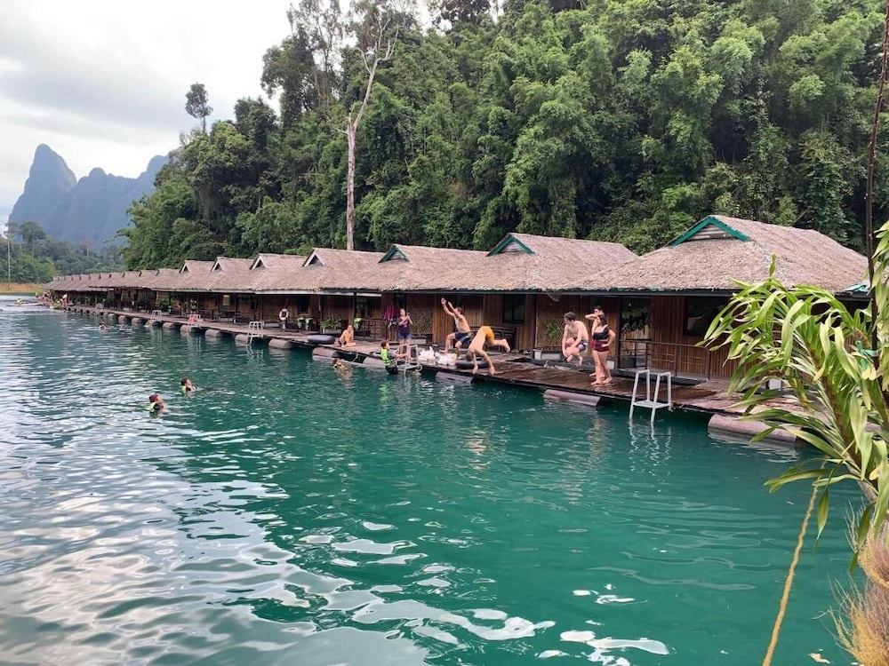 PraiwanRaftHouse, Tailandia