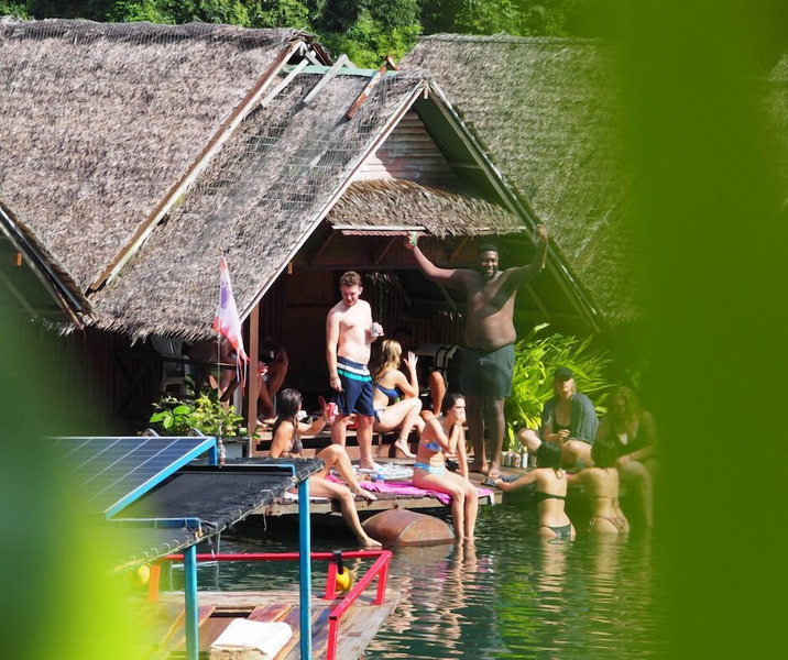 PraiwanRaftHouse, Ban Ta Khun, Thailand