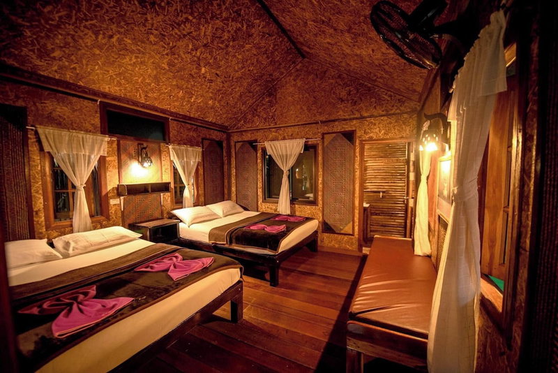 PraiwanRaftHouse, Ban Ta Khun, Thailand