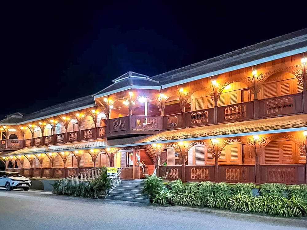 Waraporn Grand Mountain Hotel, Thailand