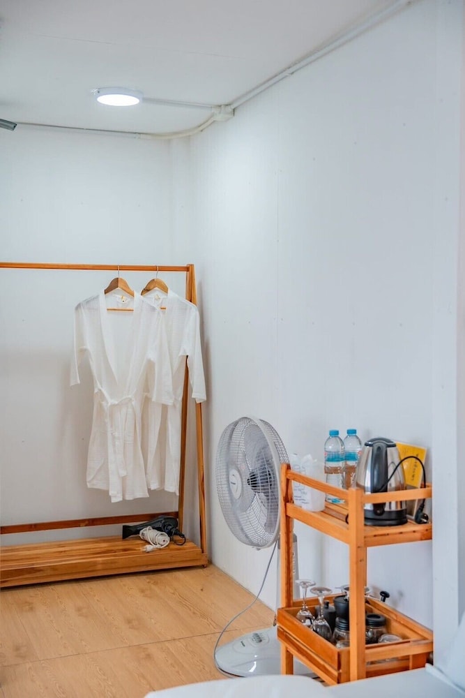 Long hug khao homestay, Thailand