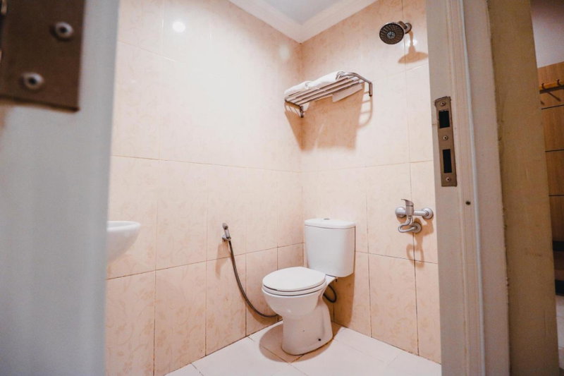 Reddoorz Plus near Makassar Town Square, Makassar, Indonesia