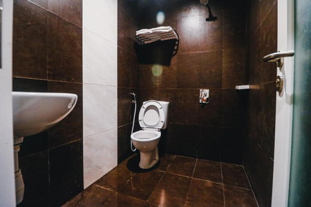 Reddoorz Plus near Makassar Town Square, Makassar, Indonesia