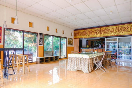 RedDoorz near STAB Syailendra Kopeng, Salatiga, Indonesia