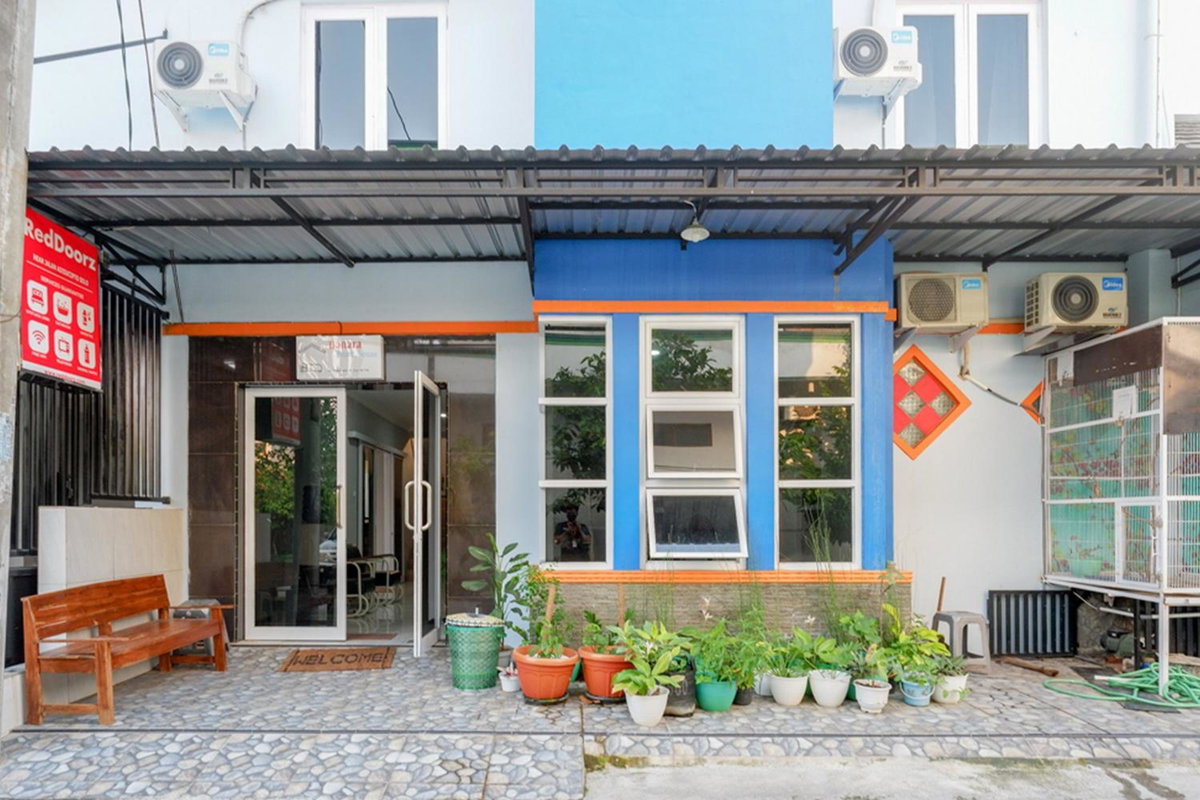 RedDoorz near Jalan Adi Sucipto Solo, Indonesia