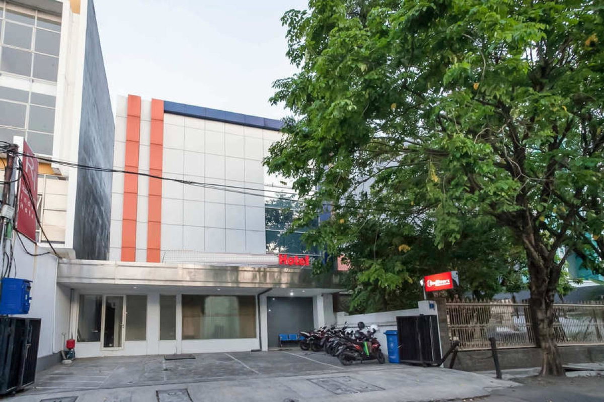 Hotel · RedDoorz @ Panglima Sudirman, Surabaya