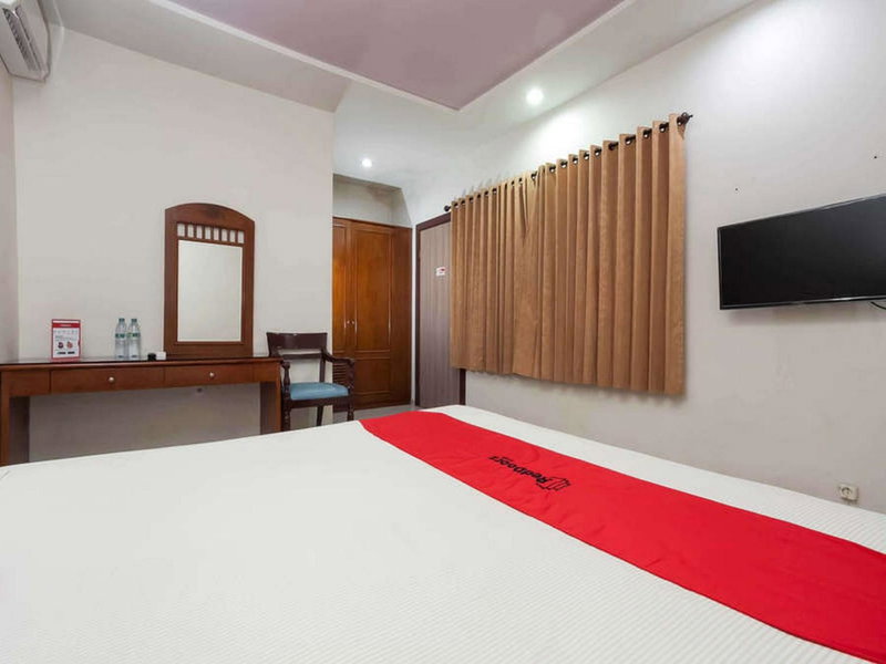 RedDoorz @ Panglima Sudirman, Surabaya, Indonesia