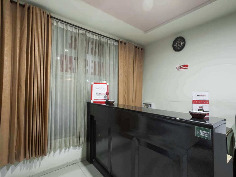 RedDoorz @ Panglima Sudirman, Surabaya, Indonesia