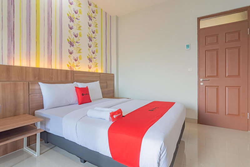 RedDoorz Plus near Taman Budaya Samarinda, Samarinda, Indonesia