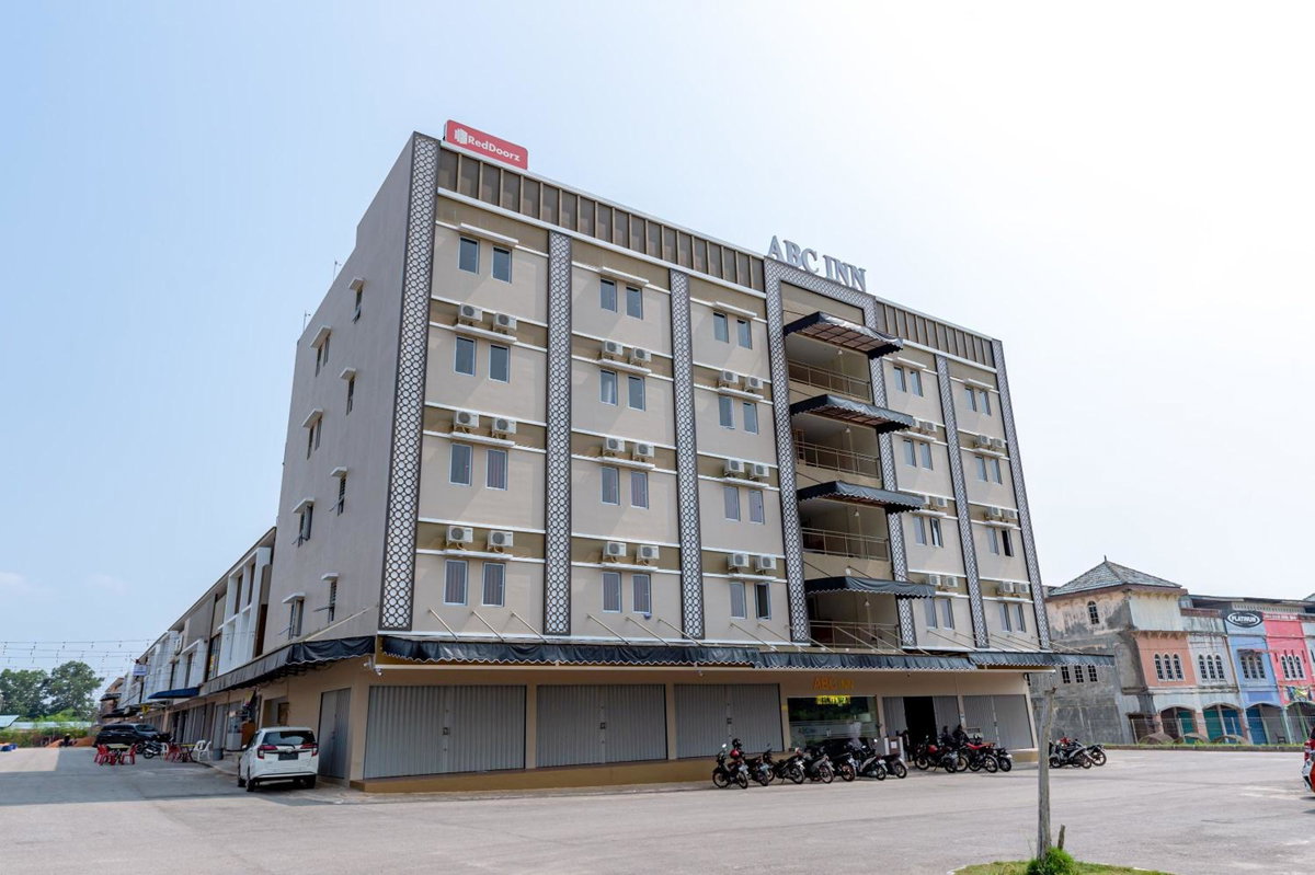 RedDoorz Plus at Komplek ABC Batu Aji Batam, Indonesia