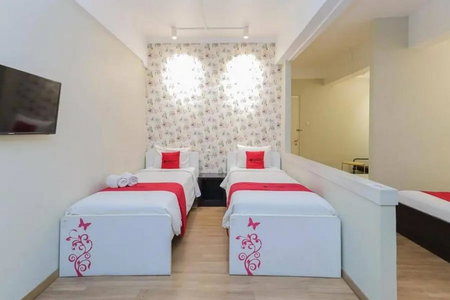 RedDoorz Plus at Riverside Malang, Malang, Indonesia