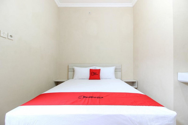 RedDoorz near Sheikh Zayed Surakarta, Solo, Indonesia