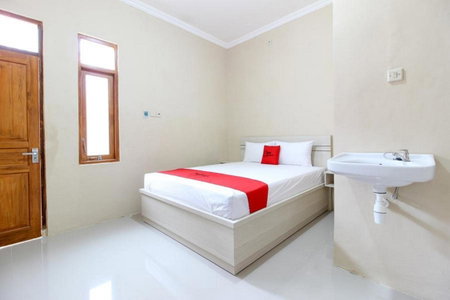 RedDoorz near Sheikh Zayed Surakarta, Solo, Indonesia