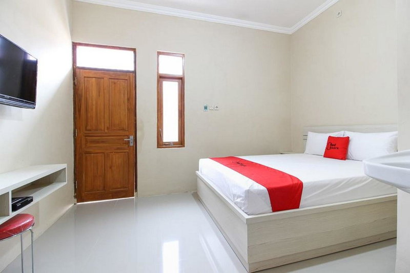 RedDoorz near Sheikh Zayed Surakarta, Solo, Indonesia