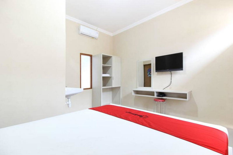 RedDoorz near Sheikh Zayed Surakarta, Solo, Indonesia