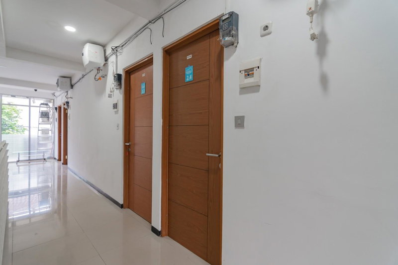RedDoorz Syariah At Afifah Guest House near Bikasoga Sport Center, Bandung, Indonesia