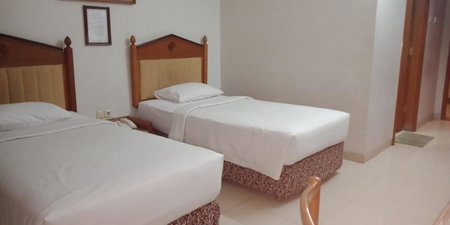Hotel Yehezkiel Surapati Mitra RedDoorz, Bandung, Indonesia