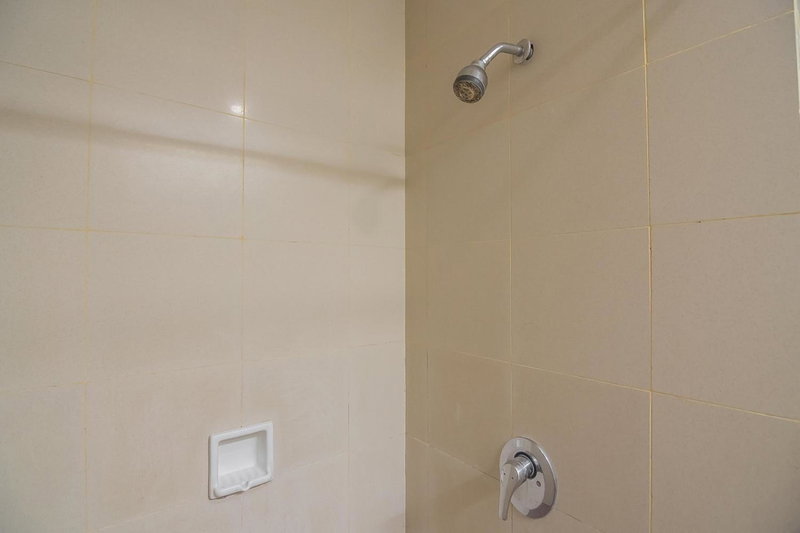 Hotel Yehezkiel Surapati Mitra RedDoorz, Bandung, Indonesia