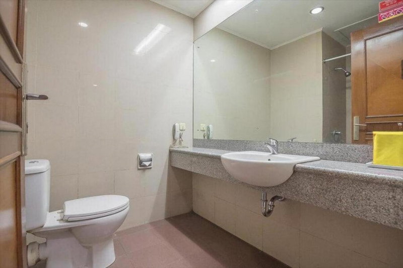 Hotel Yehezkiel Surapati Mitra RedDoorz, Bandung, Indonesia