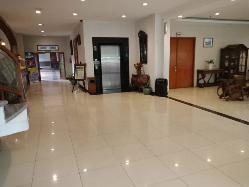 Hotel Yehezkiel Surapati Mitra RedDoorz, Bandung, Indonesia
