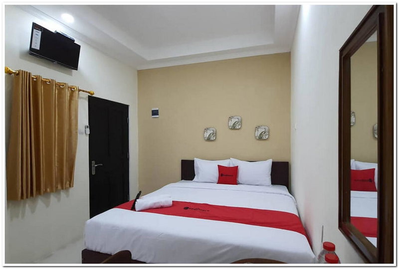 RedDoorz Syariah near Solo Square Mall, Lawean, Indonesia