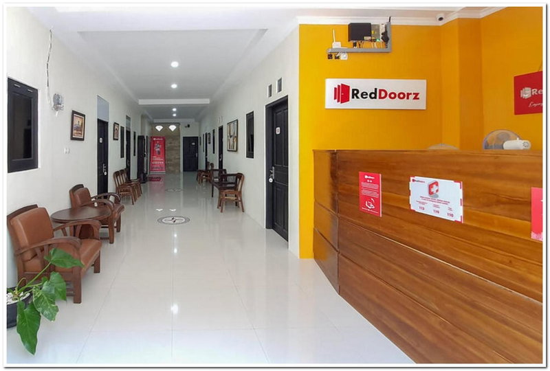 RedDoorz Syariah near Solo Square Mall, Lawean, Indonesia
