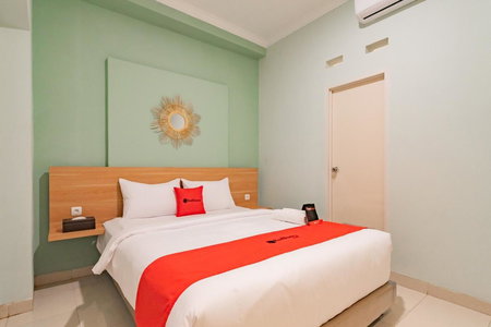 RedDoorz Plus @ Bagusrangin Street, Bandung, Indonesia