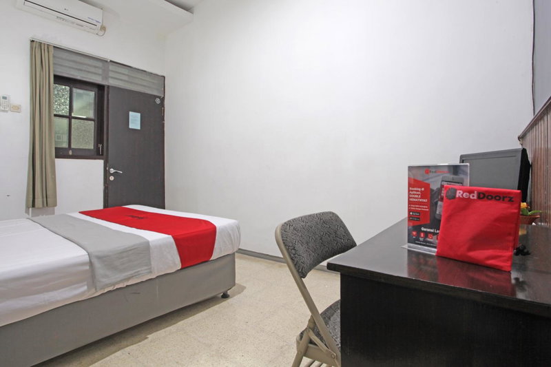 RedDoorz @ Soekarno Hatta 2, Malang, Indonesia