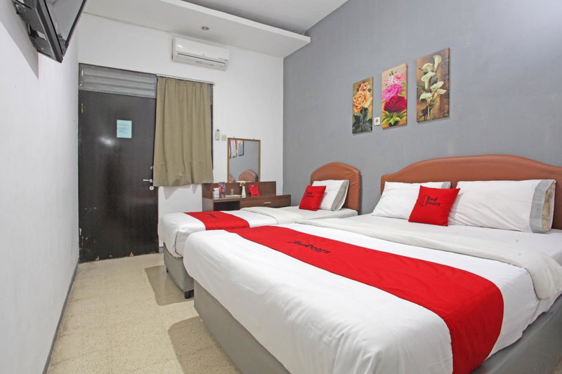 RedDoorz @ Soekarno Hatta 2, Malang, Indonesia