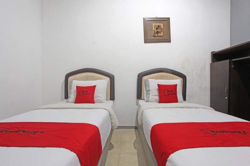 RedDoorz @ Soekarno Hatta 2, Malang, Indonesia