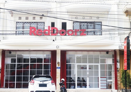 RedDoorz @ Jalan Tanjung Blitar, Blitar, Indonesia