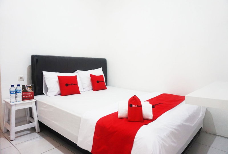 RedDoorz @ Jalan Tanjung Blitar, Blitar, Indonesia