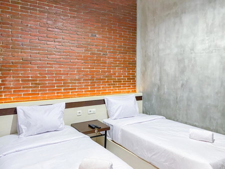 RedDoorz Syariah At Mitra Guest House, Malang, Indonesia