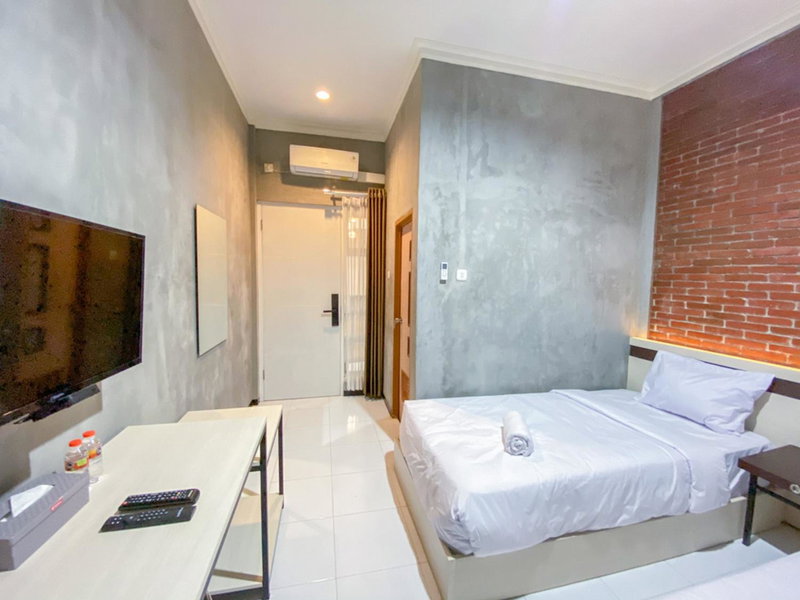 RedDoorz Syariah At Mitra Guest House, Malang, Indonesia