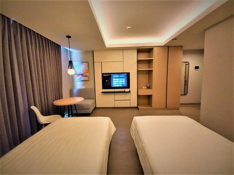 Front One King Hotel Tuban, Tuban, Indonesia