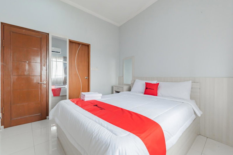 RedDoorz at Kandaga 80 near Stadium Arcamanik, Bandung, Indonesia