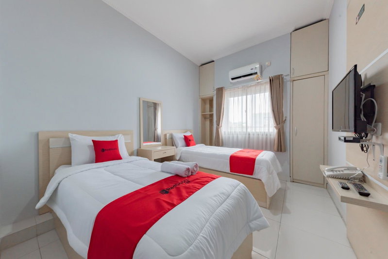 RedDoorz at Kandaga 80 near Stadium Arcamanik, Bandung, Indonesia