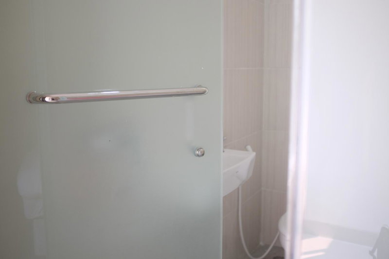RedDoorz Plus near Mall Ciputra Jakarta, Jakarta, Indonesia