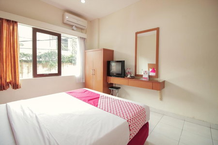 Capital O Galaxy Inn, Bandung, Indonesia