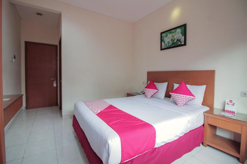 Capital O Galaxy Inn, Bandung, Indonesia