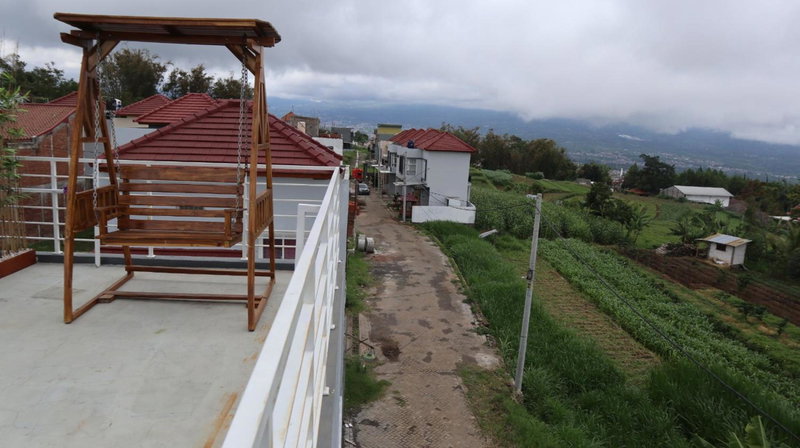 Demara Villa yang Aesthetic di Batu, Tlekung, Indonesia