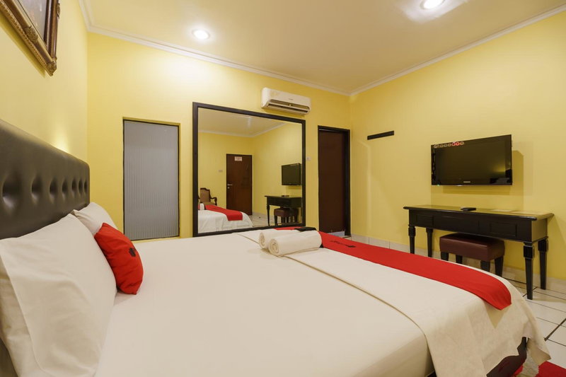 RedDoorz Plus near Ancol, Jakarta, Indonesia